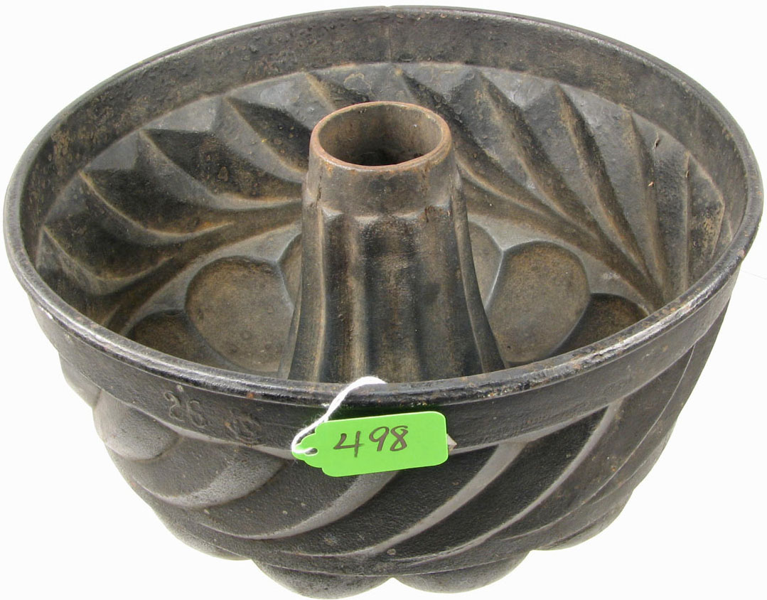 Mold; Cast Iron, Bundt Cake Ring Pan, No 26.