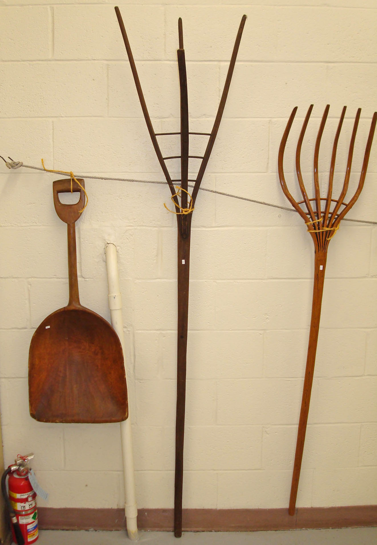 Farm; Hay Fork, 4 Tines, Wood, 80 inch.