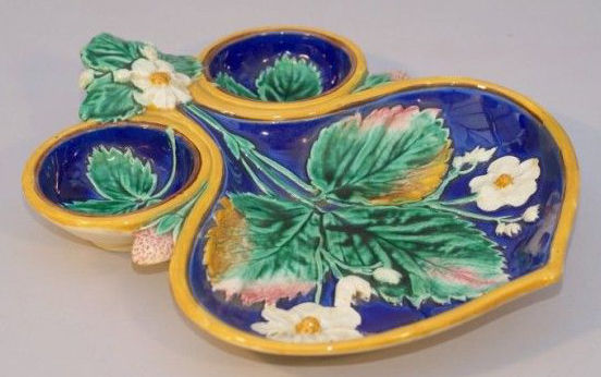 Wedgwood majolica pottery cobalt strawberry server